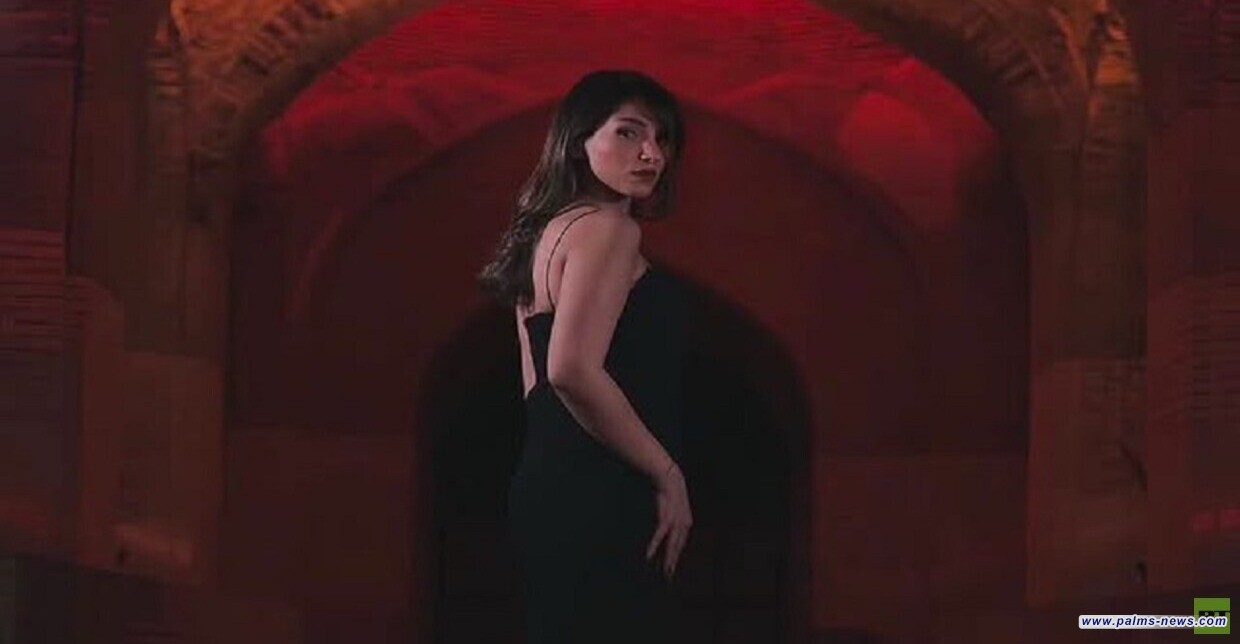 إيران.. الأمن يعتقل مغنية معروفة بعد عرض بدون حجاب